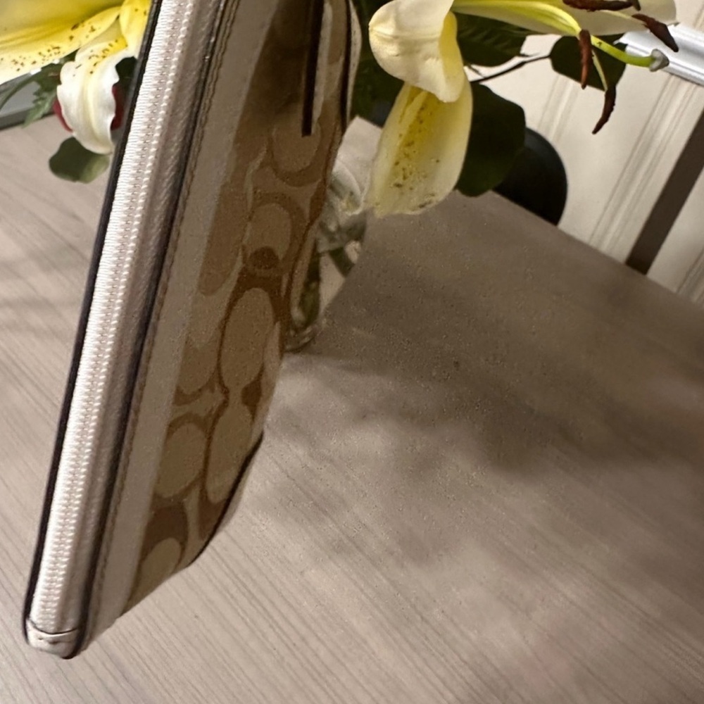 Coach Beige and Cream Signature Wristlet - Picture 5 of 6